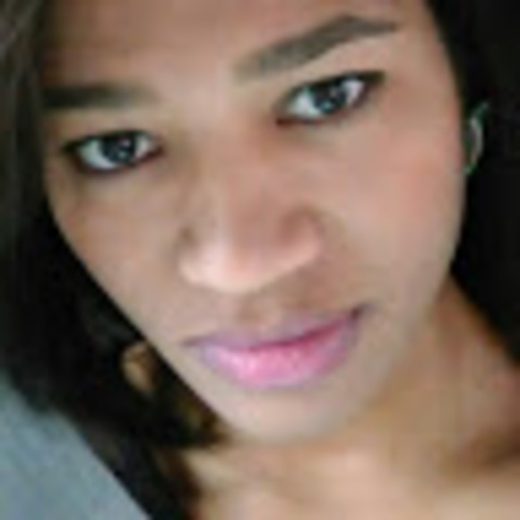 Meet your Posher, Cinthia - Picture 1 of 1